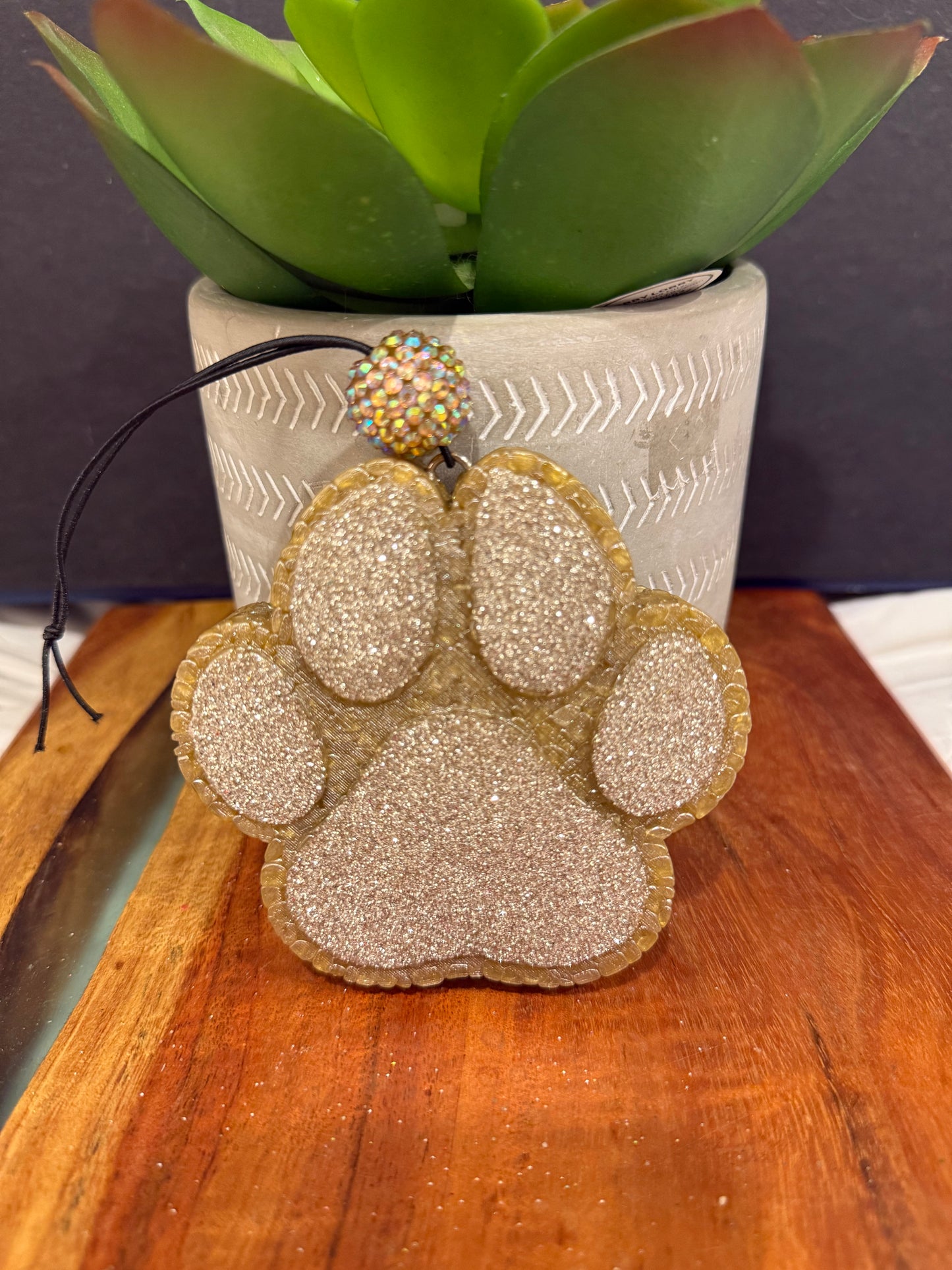 Paw print