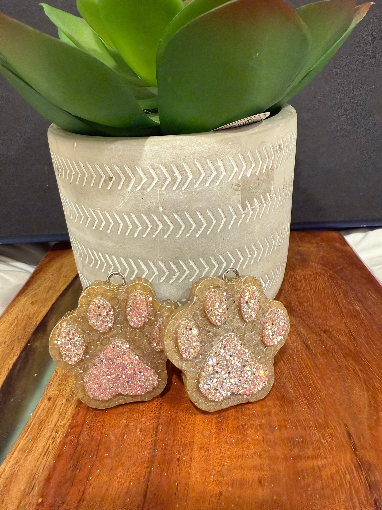 Paw print vent clips