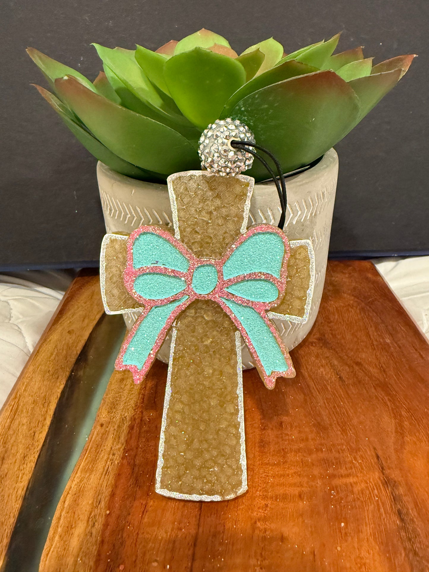 Cross with bow