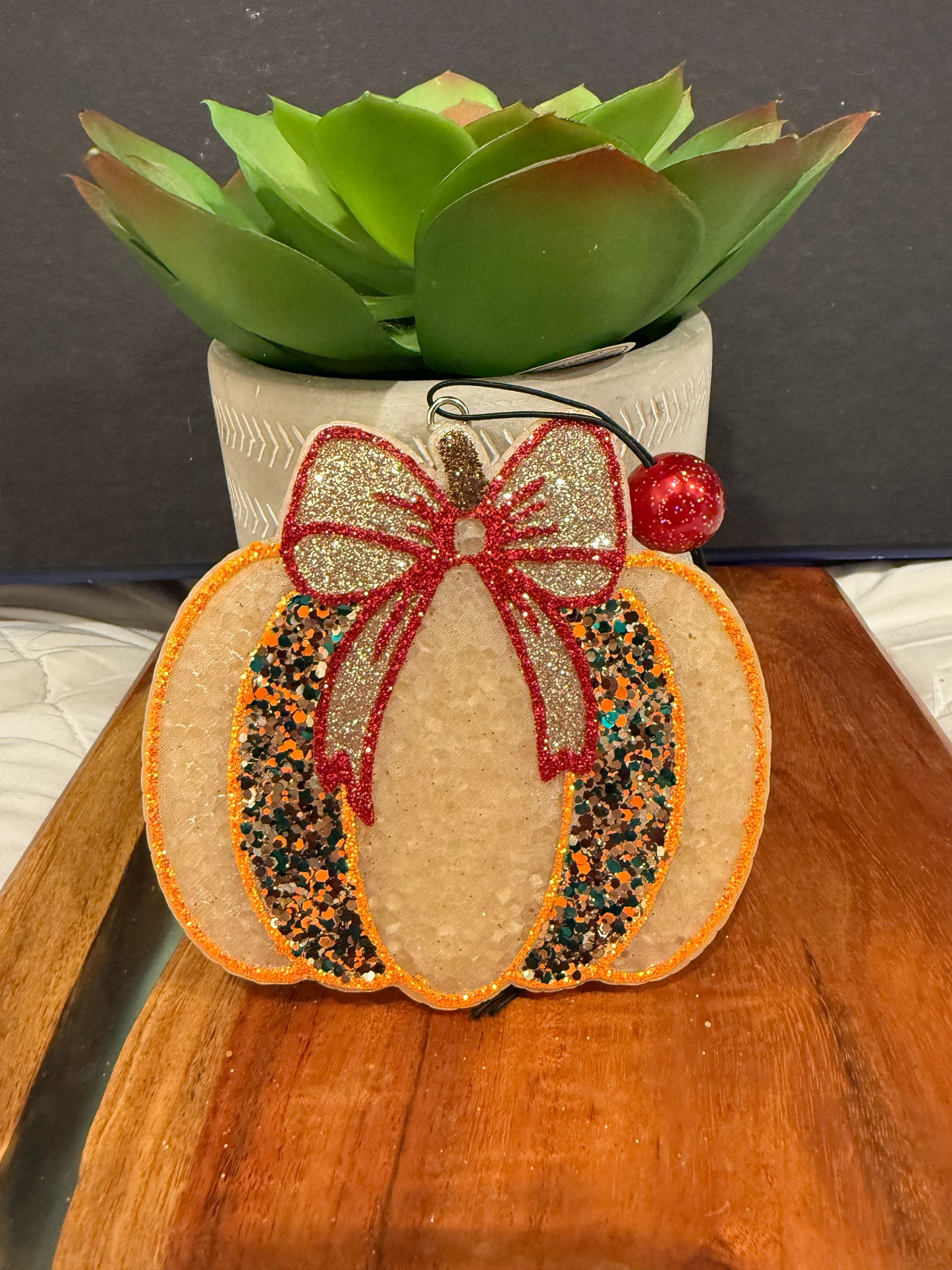Pumpkin with bow