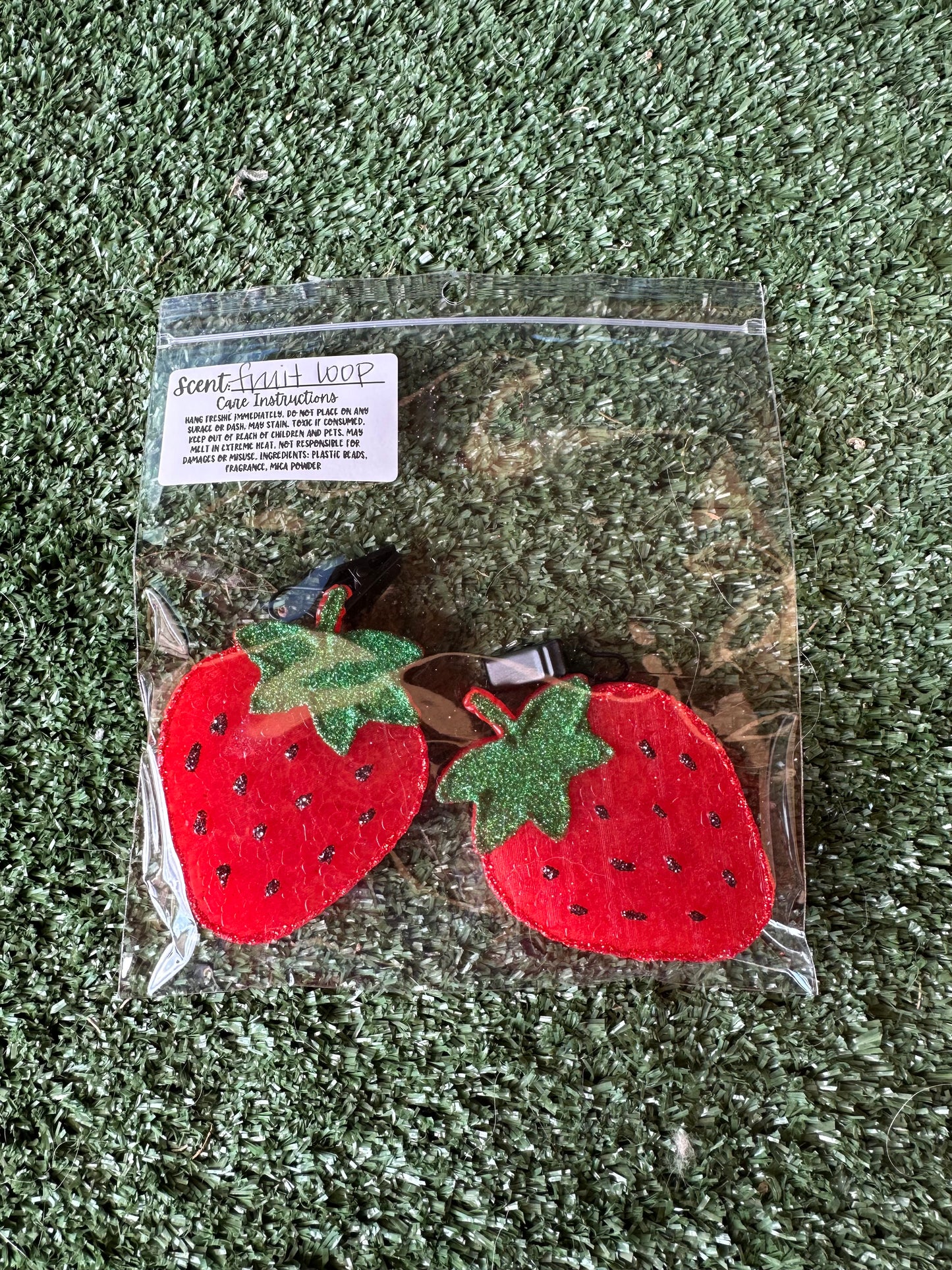 Strawberry vent clips